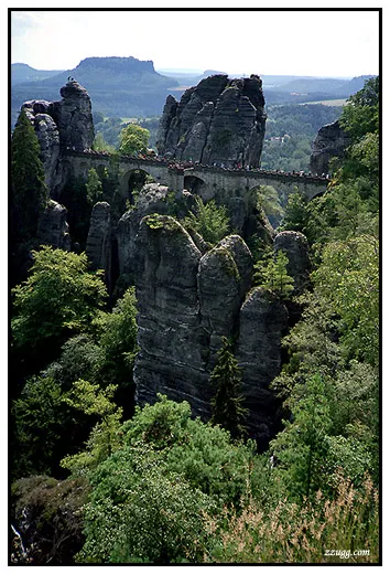 엘베강 동쪽을 막고 있는 암벽들.. Saxony Swiss D+17