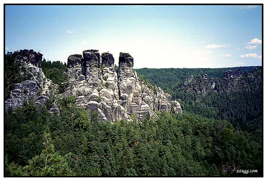 엘베강 동쪽을 막고 있는 암벽들.. Saxony Swiss D+17