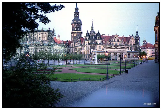 프라하와 다른 느낌, 웅장한 야경의 Dresden D+16